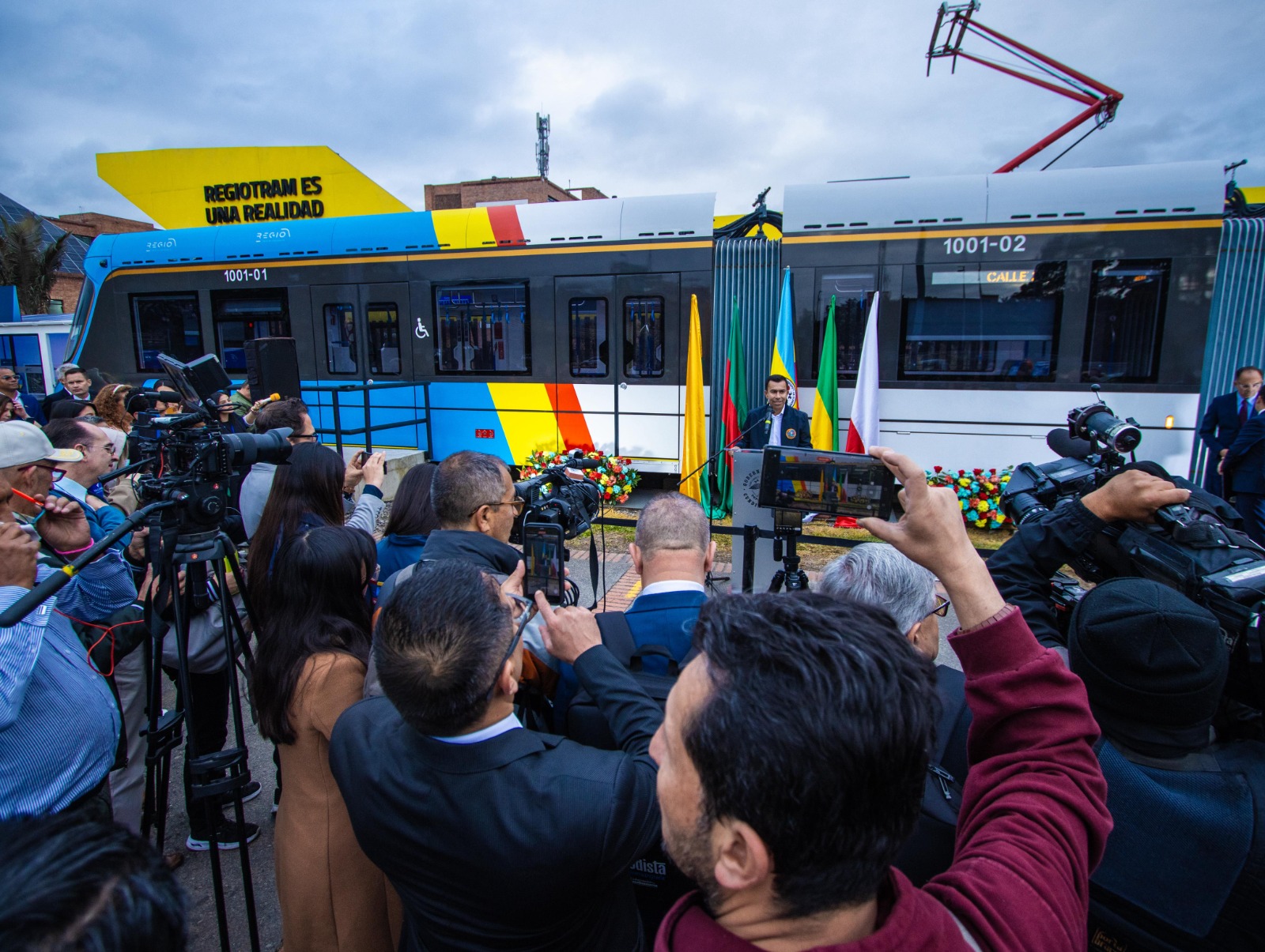 “Bienvenidos a la nueva era del transporte público en Colombia”, dice el gobernador Jorge Rey en los 212 años de Cundinamarca