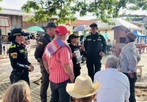 Gobernador Jorge Rey refuerza la seguridad en Chaguaní tras hallazgo de cilindro con insignias de GAO y activa acciones contra la extorsión